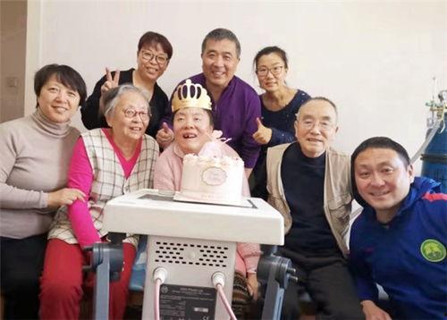 抓犯人吃瓜群众是真的吗,吃瓜群众的真实反应揭秘