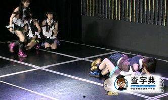 道具搞笑吃瓜群众图片高清,道具助力打造高清趣味瞬间